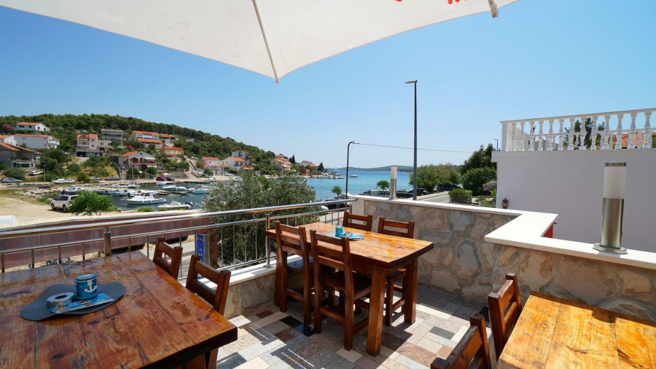 Guest House Sandra Tisno Exterior foto